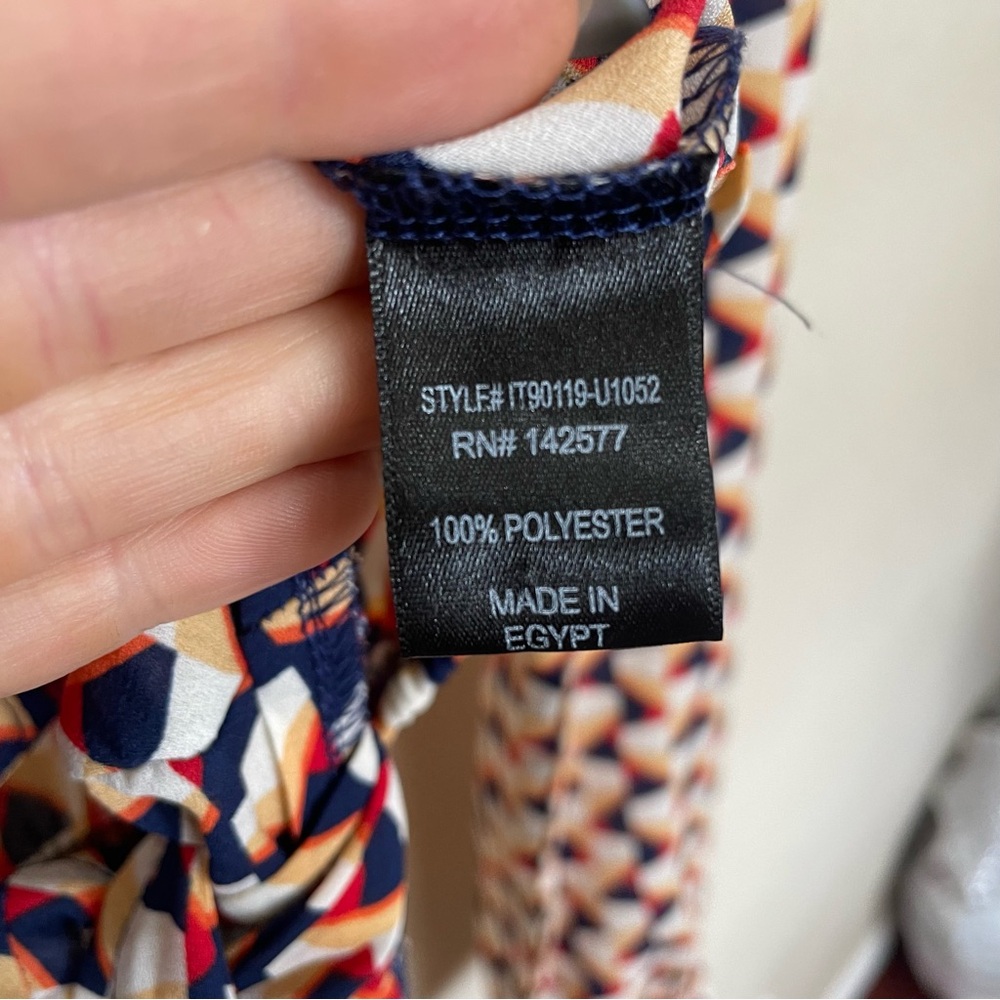 Geometric Patterned Tie-Front Blouse - Picture 5 of 8